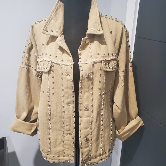 New With Tags Khaki/Tan Studded Denim Distressed Trucker Jacket  Large - Picture 1 of 12